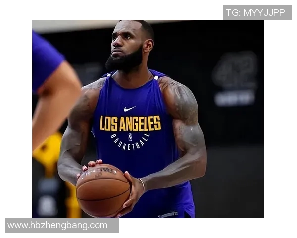 足球球星为何选择穿紧身衣提升表现和舒适度背后的科学原理与优势分析